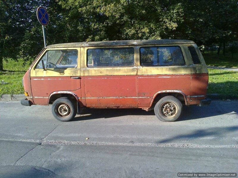 Praneškite apie be priežiūros paliktas eksploatuoti netinkamas transporto priemones
