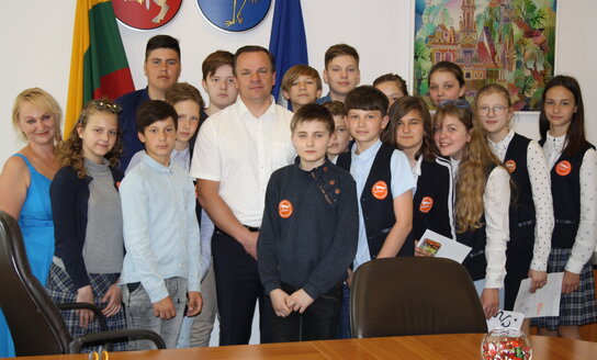 Moksleiviai viešėjo pas merą