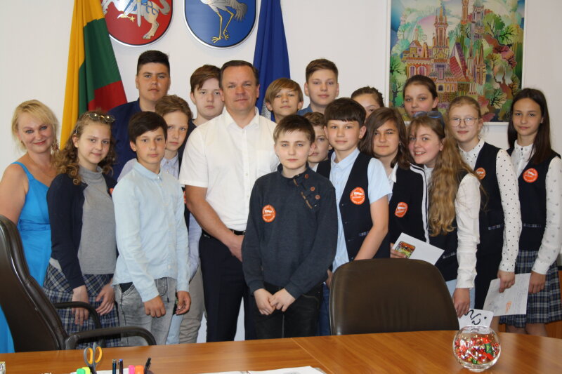 Moksleiviai viešėjo pas merą
