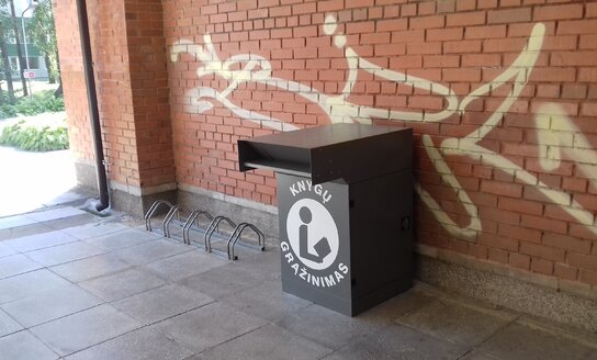 Naujovė Visagino viešojoje bibliotekoje – knygų grąžinimo dėžė