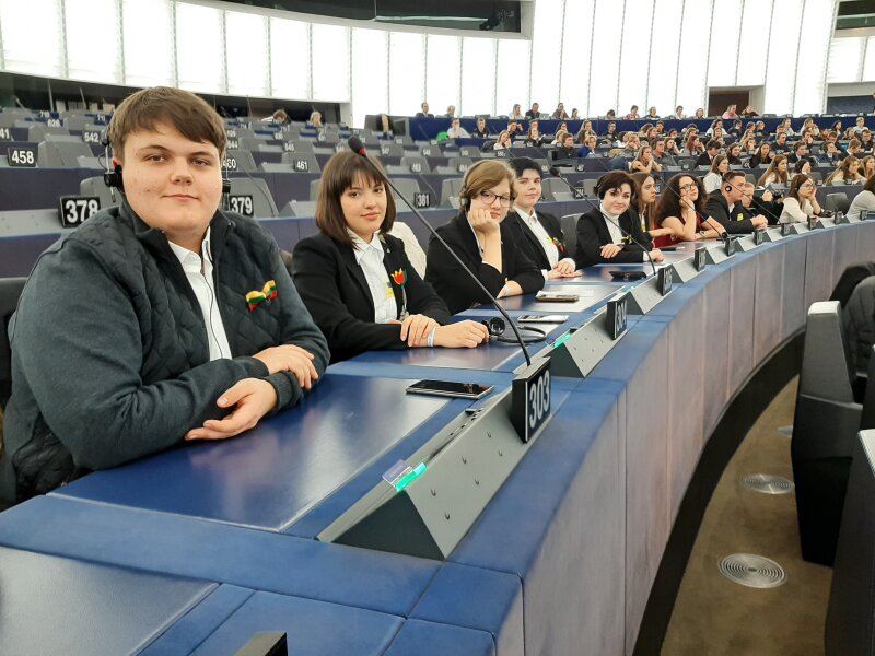 Visagino „Atgimimo“ gimnazija – Europos Parlamento ambasadorė Visagine!