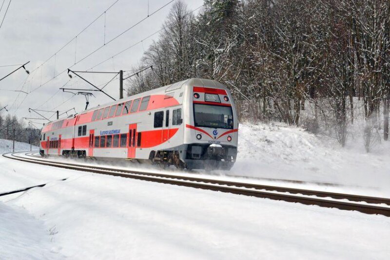 Keičiami traukinių ir miesto autobusų tvarkaraščiai