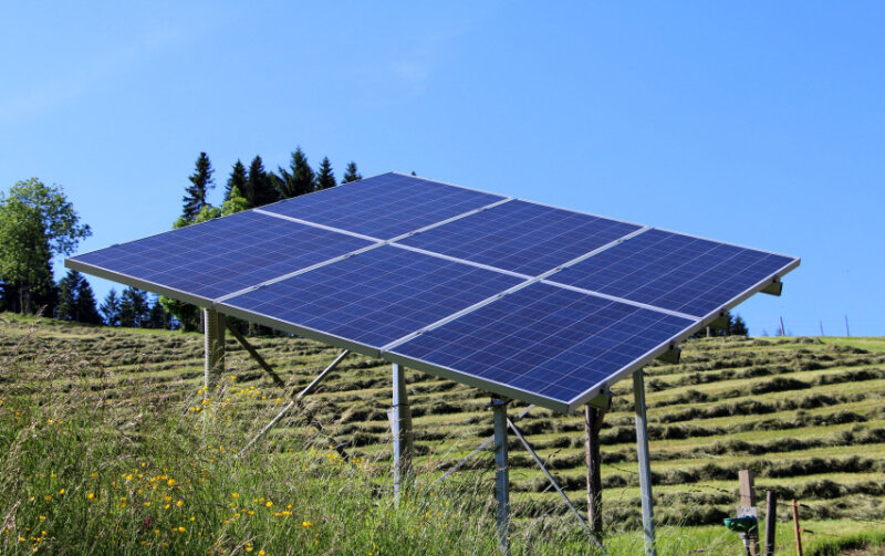 Visagine - du saulės elektrinių parkai