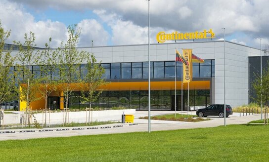 „Continental“ kartu su Visagino technologijos ir verslo profesinio mokymo centru Lietuvoje...