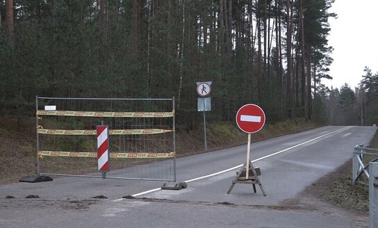 Dėl kelio ženklų pašalinimo