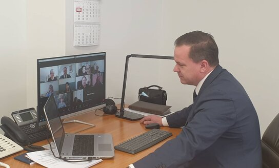 Meras pasveikino Visagino savivaldybės įstaigų vadoves – moteris su Tarptautine moterų diena