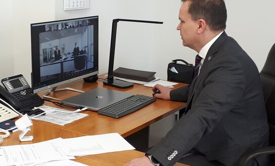 Meras inicijavo susitikimą su įmonių atstovais dėl naujo autobusų maršruto į Visagino miesto...