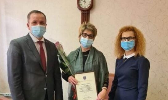 Visagino savivaldybės vadovai pasveikino buvusią Visagino lopšelio-darželio ,,Auksinis gaidelis“...