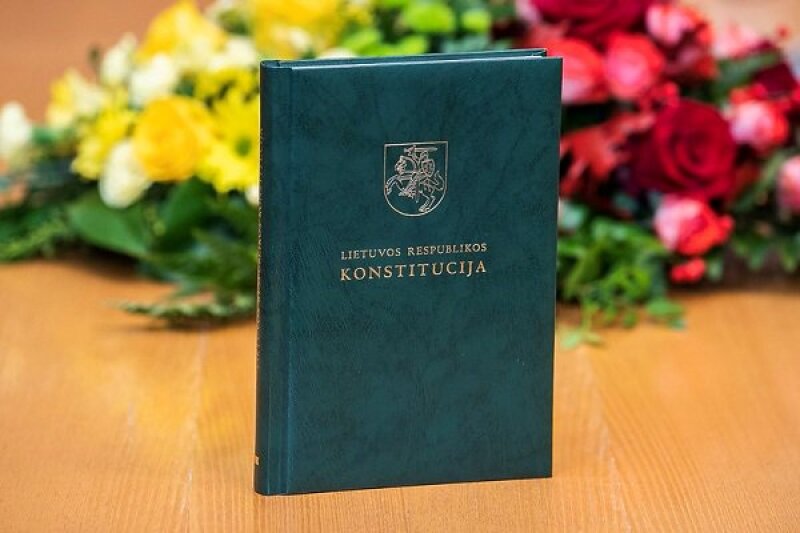 Spalio 25 d. – Lietuvos Respublikos Konstitucijos diena