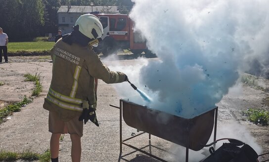 „Žmogaus saugos“ praktiniai užsiėmimai Visagino priešgaisrinėje gelbėjimo tarnyboje