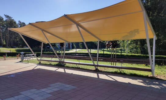  Vaikų miestelyje įrengta pavėsinė
