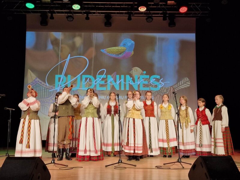Delnai „degė" nuo aplodismentų: Visagine surengtos „Rudeninės"!