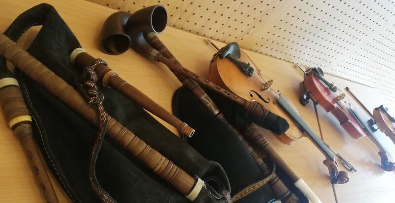 Kviečiame registruotis į nemokamus tradicinio muzikavimo kursus!