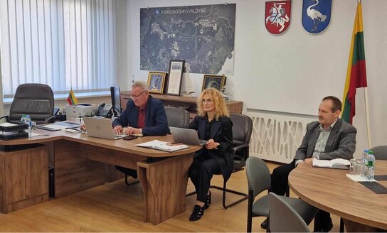 Papildyta rekomendacijomis. Savivaldybės vadovai ir toliau rūpinasi sklandžiu įstaigų darbu