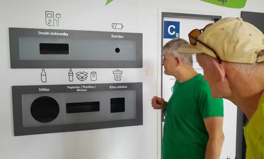 Kūrybiškai rūšiavome ir panaudojome atliekas