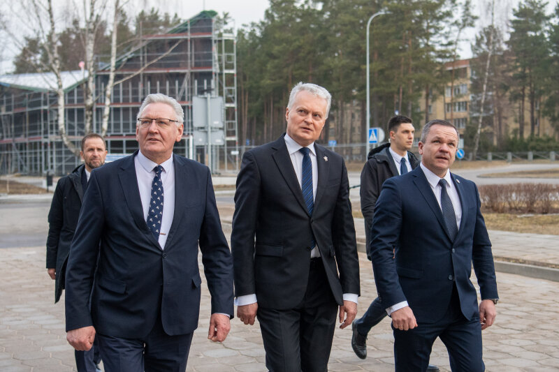 Lietuvos Respublikos Prezidentas su komanda dirba Visagino savivaldybėje
