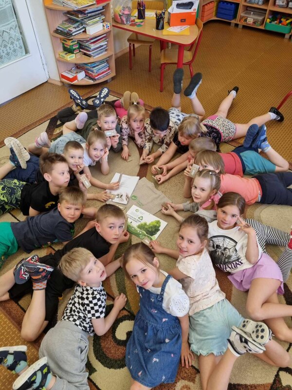 „Pelėdžiukų mokyklėlės“ vaikai organizacijos „Žaliasis taškas“ edukacijos nugalėtojai