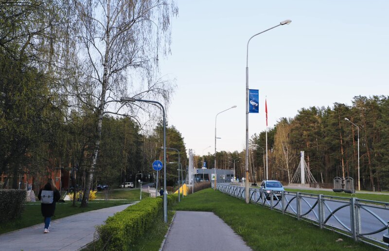 Visagino mieste pradėti kelių ir gatvių su asfaltbetonio danga išdaužų remonto darbai  