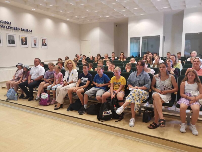 Meras pakvietė atvykusius Slavutyčiaus vaikus į jaukią popietę