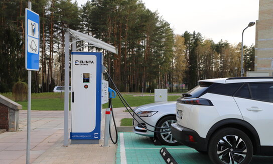 Kviečiame naudotis Parko g. 14 esančia elektromobilių greito įkrovimo stotele