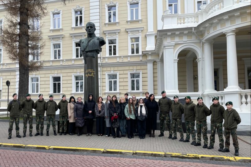 LR Krašto apsaugos ministerijos dovana Visagino ,,Žiburio“ pagrindinei mokykla