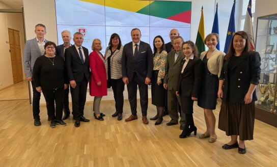 Aktualūs klausimai aptarti su valstybės tarnautojų profesinių sąjungų atstovais