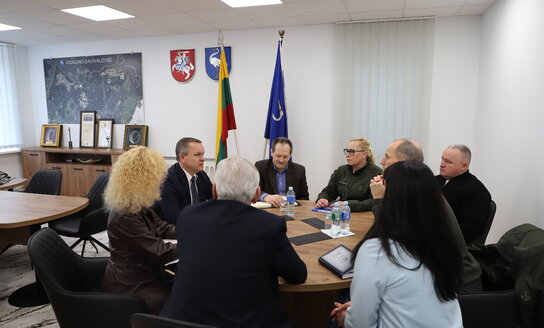 Meras susitiko su VSAT Vilniaus pasienio rinktinės vadu plk. Dariumi Škarnuliu