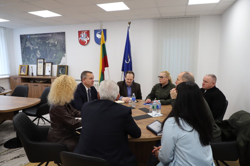 Meras susitiko su VSAT Vilniaus pasienio rinktinės vadu plk. Dariumi Škarnuliu