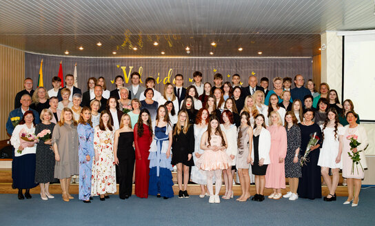 Visagino kūrybos ir menų akademijoje įvyko V laidos absolventų šventė