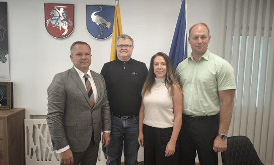 Meras susitiko su „Hesburger“ atstovais