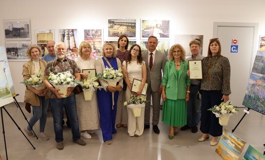 Duris atveria paroda „Visaginas dailininko akimis“ – tapybos plenero rezultatas