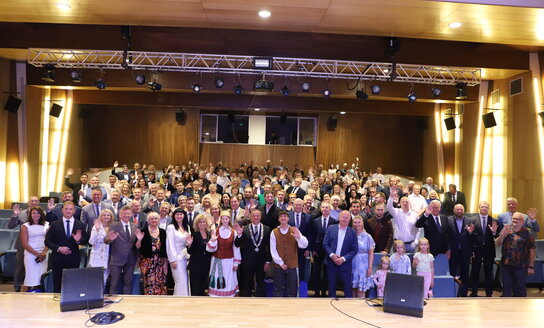 Visaginui 50: įvyko iškilmingas Visagino savivaldybės tarybos posėdis