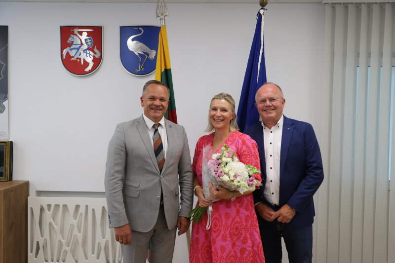 Visagino savivaldybėje – paroda, kviečianti sustoti ir pažvelgti giliau