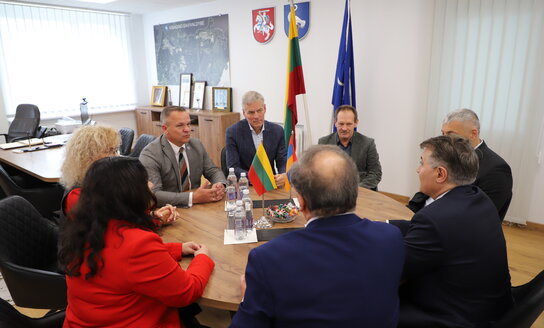 Visagino savivaldybę aplankė Armėnijos ambasadorius Ara Margarian