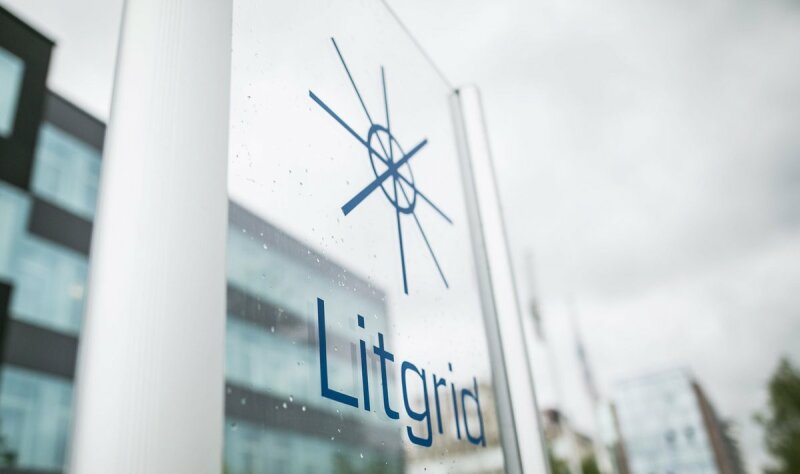 Bus vykdomi 330kV elektros perdavimo oro linijos „Ignalinos AE-Utena (LN-453)“ remonto darbai