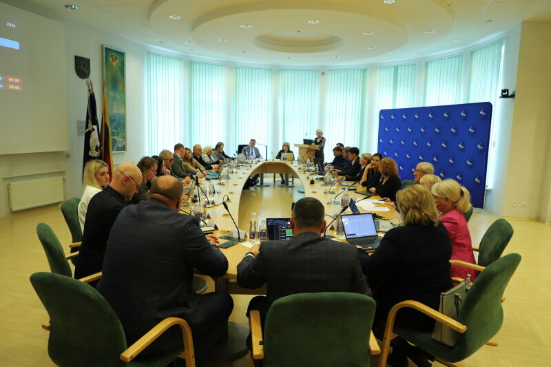 Šiuo metu vyksta Visagino savivaldybės tarybos posėdis (transliuojama tiesiogiai)