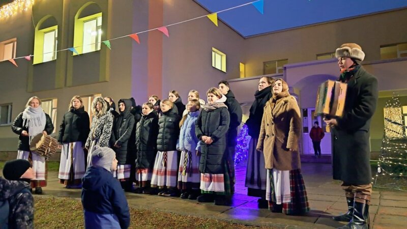 Įgyvendintas kultūros projektas „Kalėdiniai vakarai Visagino edukacijų centre 2025“