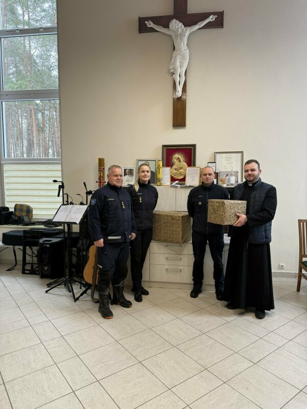 Visagino ugniagesiai prisideda prie „Carito“ iniciatyvos „Dosnumo krepšelis“ – kviečia...