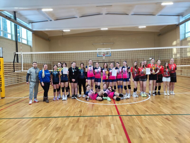 Visagine vyko Lietuvos mokyklų žaidynių (LMŽ) mažųjų mokyklų zoninės tinklinio varžybos