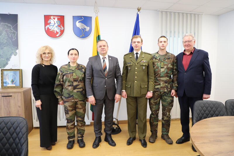 Meras dalyvavo susitikime su Plk. Prano Saladžiaus šaulių (Utenos apskr.) 9-osios rinktinės vadu