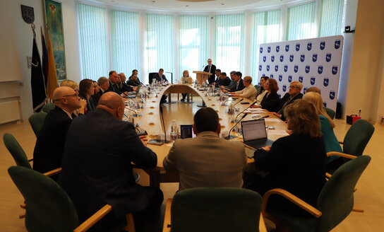 Šiuo metu vyksta Visagino savivaldybės tarybos posėdis (transliuojama tiesiogiai)