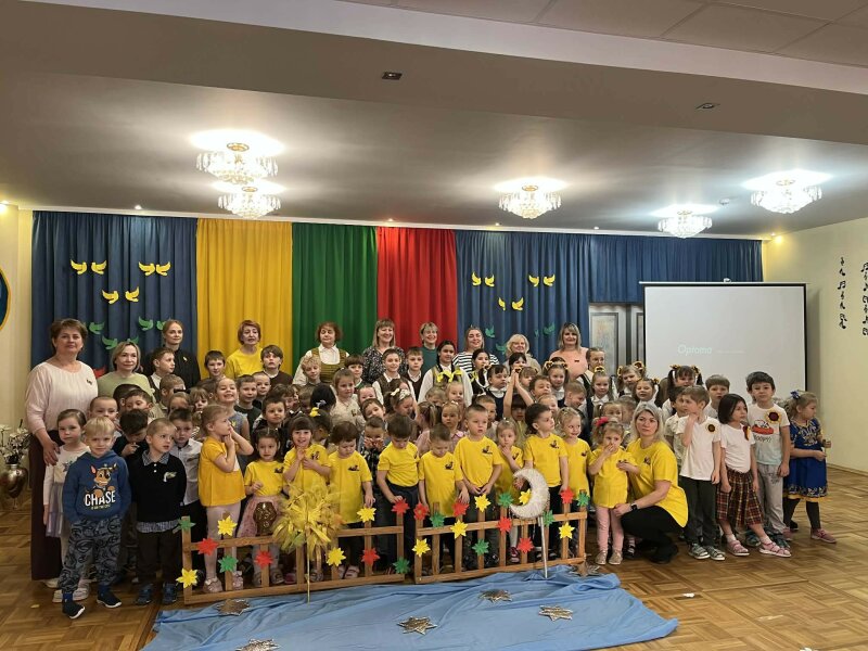 Visagine skambėjo vaikų muzikiniai sveikinimai Lietuvai