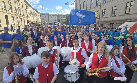 Visagino savivaldybės delegacijos dalyvavimas Moksleivių dainų šventės eitynėse