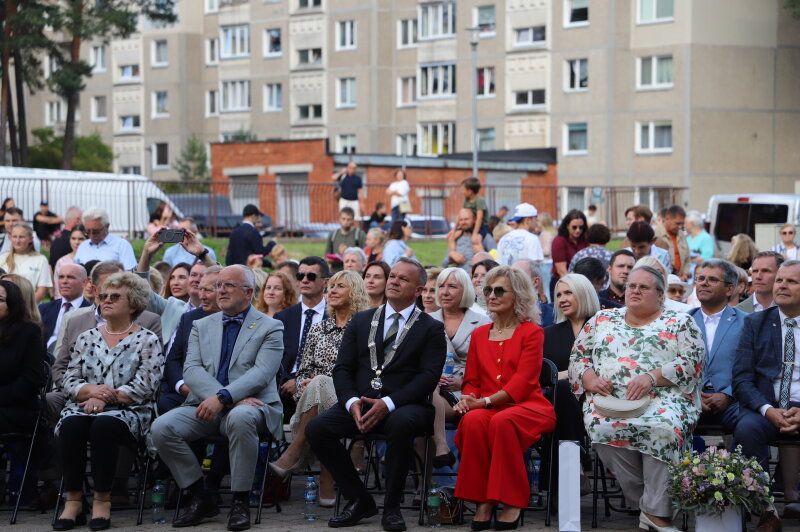Visaginas mini 51-ąjį gimtadienį: mero padėkos, delegacijų sveikinimai ir laukianti įspūdinga...