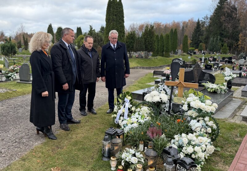 Visagino savivaldybės vadovai pagerbė Jevgenijaus Šuklino atminimą